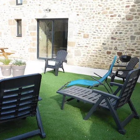 L Atelier Et La Reserve *